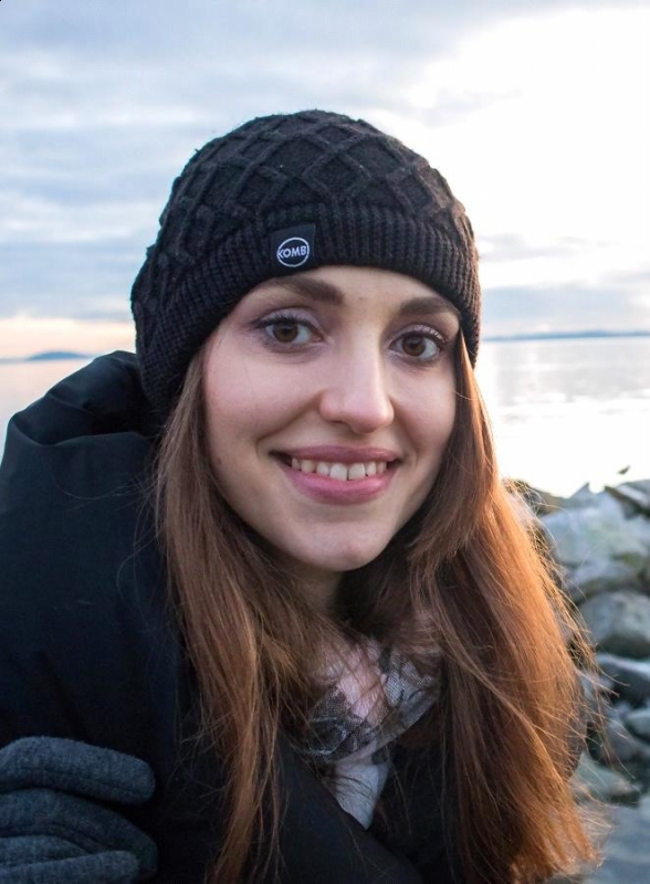 Photo de Irina / Réf. 93047 / Agence Amélie