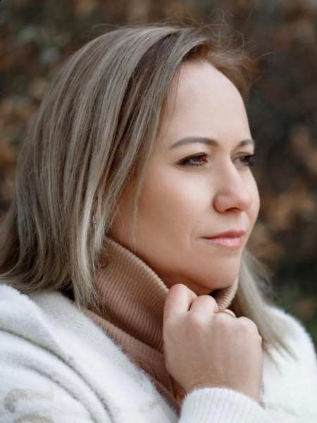 Olga (Lyon) / Réf. 93050 / Adhérente Agence Amélie