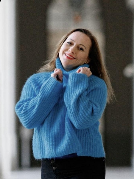 Olga (Lyon) / Réf. 93050 / Adhérente Agence Amélie