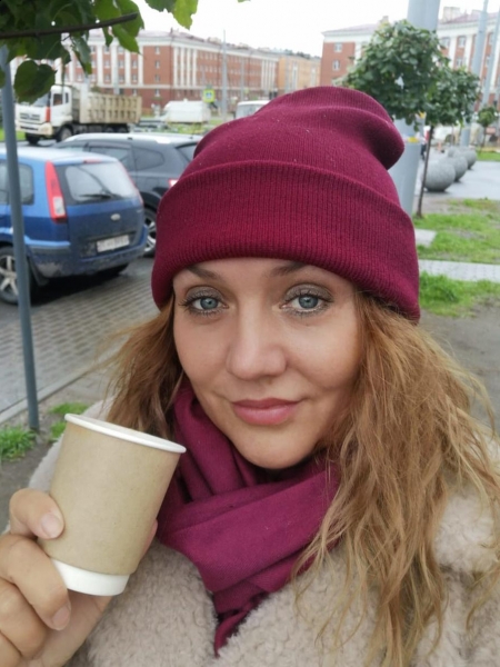 Ekaterina / Réf. 93054 / Adhérente Agence Amélie