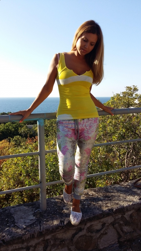 Photo de Elena / Réf. 93055 / Agence Amélie