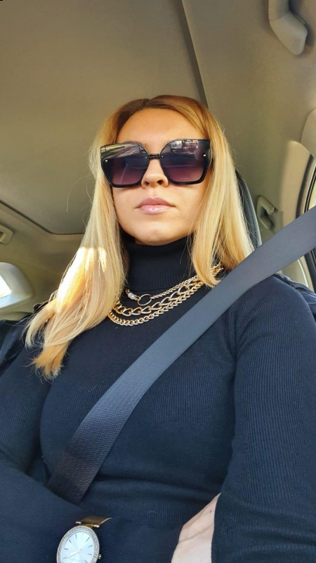 Photo de Elena / Réf. 93055 / Agence Amélie