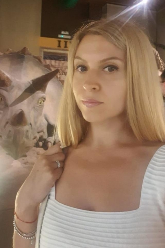 Photo de Elena / Réf. 93055 / Agence Amélie