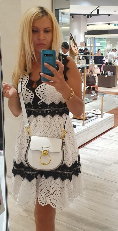 Photo de Elena / Réf. 93055 / Agence Amélie