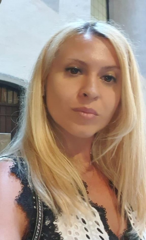 Photo de Elena / Réf. 93055 / Agence Amélie