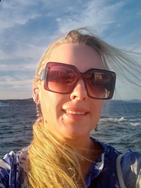 Anna (Nice) / Réf. 93058 / Adhérente Agence Amélie