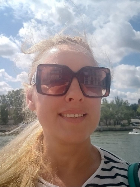 Anna (Nice) / Réf. 93058 / Adhérente Agence Amélie