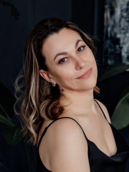 Larissa / Réf. 93064 / Adhérente Agence Amélie