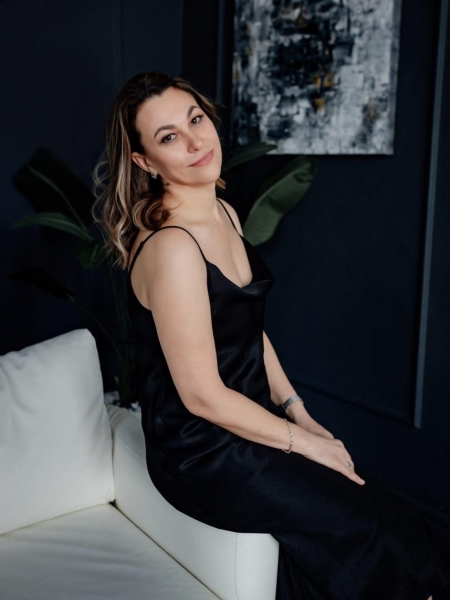 Larissa / Réf. 93064 / Adhérente Agence Amélie
