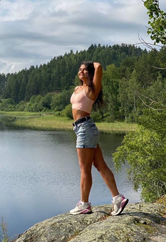 Photo de Anna / Réf. 93074 / Agence Amélie