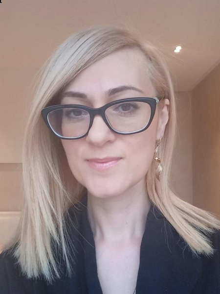 Viktoriia (Tchéquie) / Réf. 93077 / Adhérente Agence Amélie