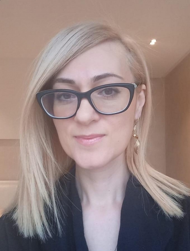 Photo de Viktoriia (Tchéquie) / Réf. 93077 / Agence Amélie