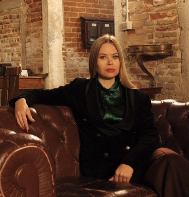 Photo de Elena (Milan) / Réf. 93080 / Agence Amélie