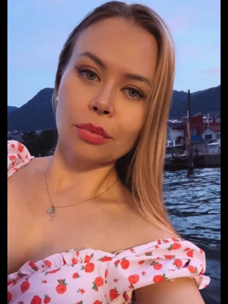 Elena (Milan) / Réf. 93080 / Adhérente Agence Amélie