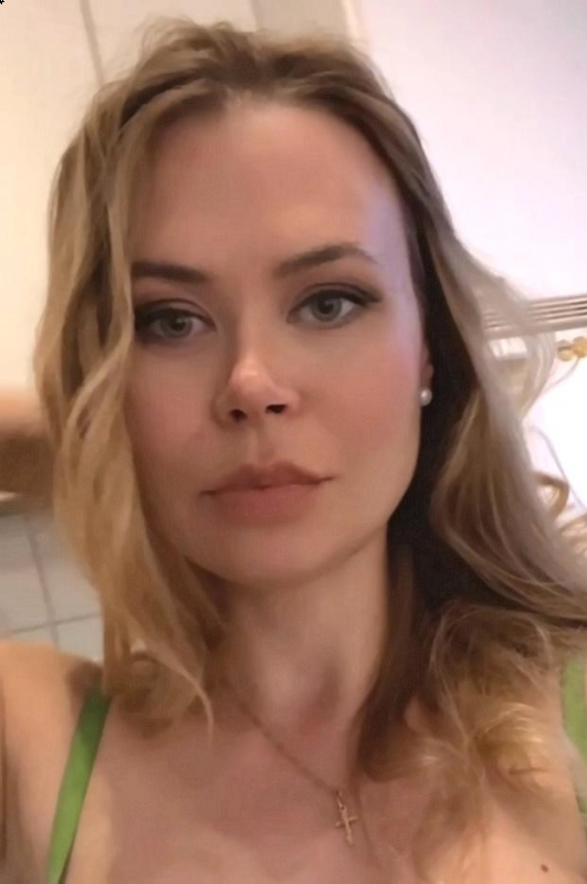 Photo de Elena (Milan) / Réf. 93080 / Agence Amélie