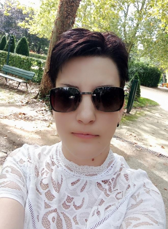 Photo de Ludmila / Réf. 93082 / Agence Amélie