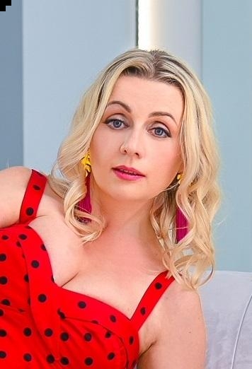 Photo de Natalia / Réf. 93084 / Agence Amélie