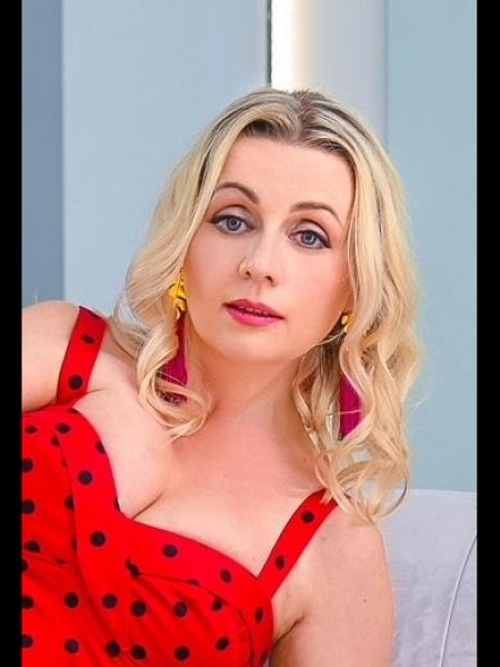 Natalia / Réf. 93084 / Adhérente Agence Amélie