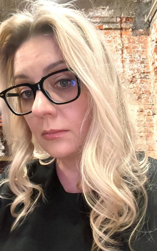 Photo de Natalia / Réf. 93084 / Agence Amélie