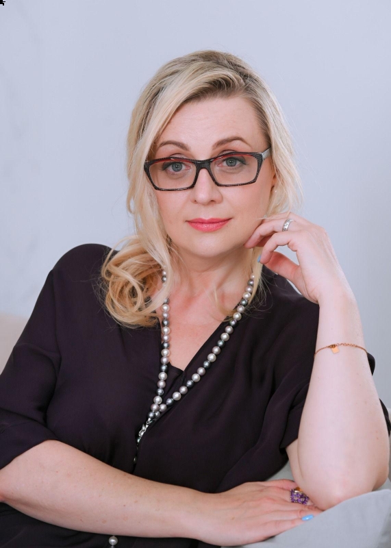 Photo de Natalia / Réf. 93084 / Agence Amélie