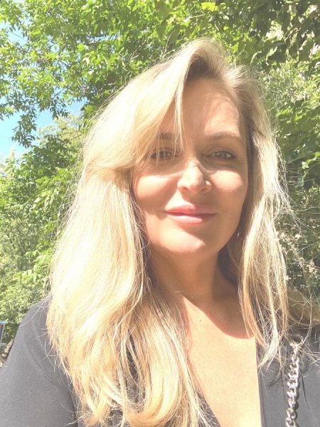 Natalia (souvent Paris) / Réf. 93091 / Adhérente Agence Amélie