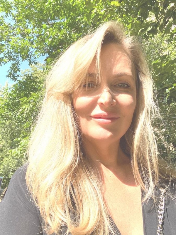 Photo de Natalia (souvent Paris) / Réf. 93091 / Agence Amélie