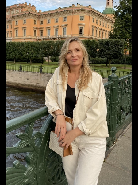 Natalia (souvent Paris) / Réf. 93091 / Adhérente Agence Amélie