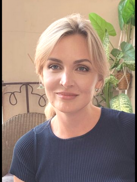Natalia (souvent Paris) / Réf. 93091 / Adhérente Agence Amélie