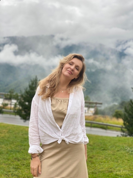 Natalia (souvent Paris) / Réf. 93091 / Adhérente Agence Amélie