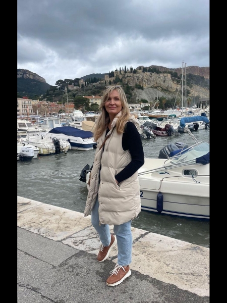 Natalia (souvent Paris) / Réf. 93091 / Adhérente Agence Amélie