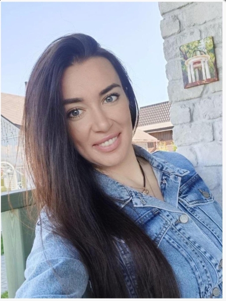 Yulia (Monthey) / Réf. 93101 / Adhérente Agence Amélie