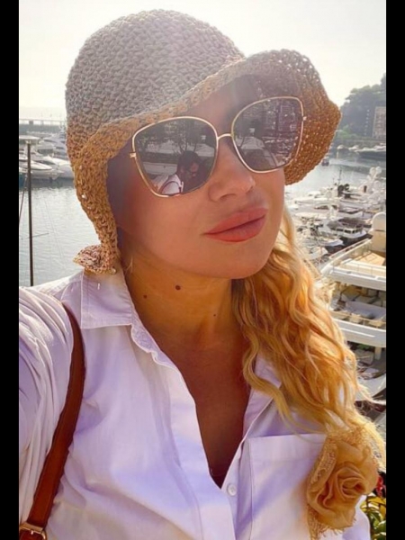 Irina / Réf. 93104 / Adhérente Agence Amélie