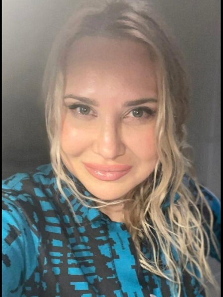 Irina / Réf. 93104 / Adhérente Agence Amélie