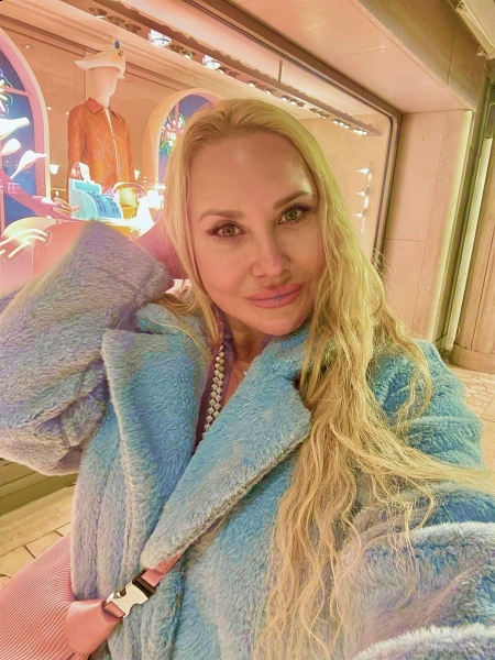Irina / Réf. 93104 / Adhérente Agence Amélie