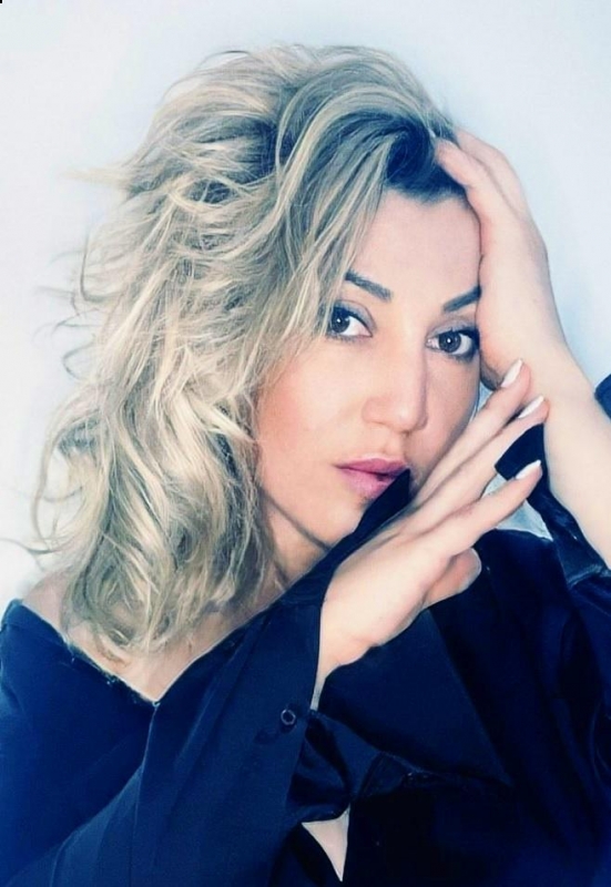 Photo de Maryna (Brest) / Réf. 93105 / Agence Amélie