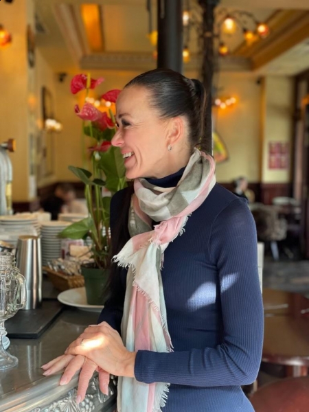 Valentyna (Paris) / Réf. 93120 / Adhérente Agence Amélie