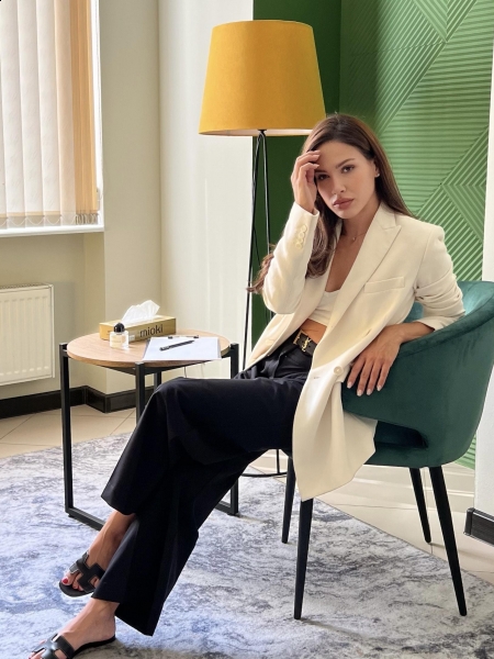 Maria (bientôt à Paris) / Réf. 93121 / Adhérente Agence Amélie