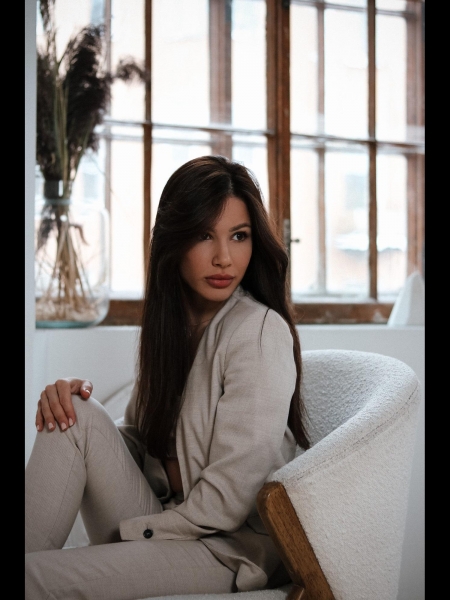 Maria (bientôt à Paris) / Réf. 93121 / Adhérente Agence Amélie