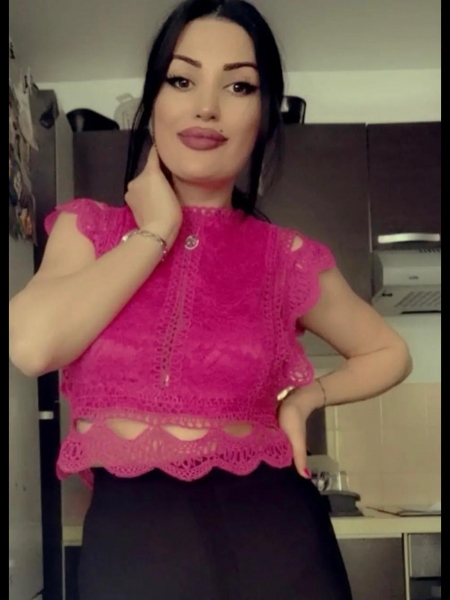 Liana (Paris) / Réf. 93138 / Adhérente Agence Amélie