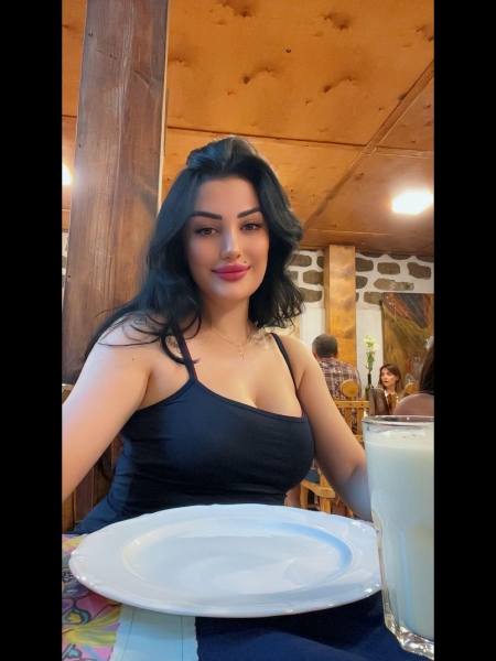 Liana (Paris) / Réf. 93138 / Adhérente Agence Amélie