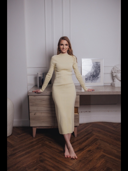 Julia (bientôt à Paris) / Réf. 93139 / Adhérente Agence Amélie