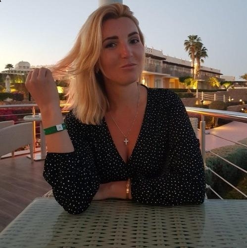 Photo de Anna (Paris) / Réf. 93146 / Agence Amélie