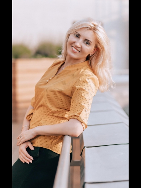 Anna (Paris) / Réf. 93146 / Adhérente Agence Amélie