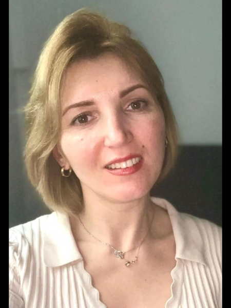 Anna (Paris) / Réf. 93146 / Adhérente Agence Amélie