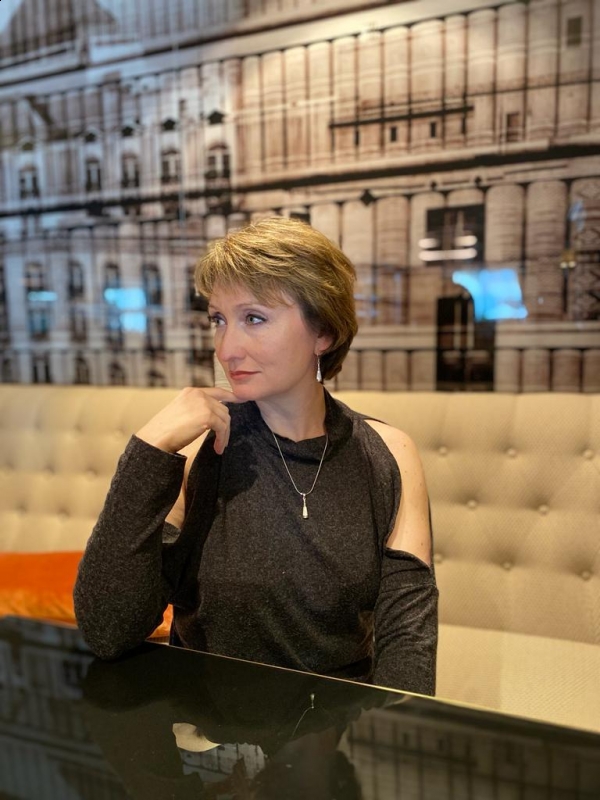 Photo de Iryna (Bruxelles) / Réf. 93161 / Agence Amélie