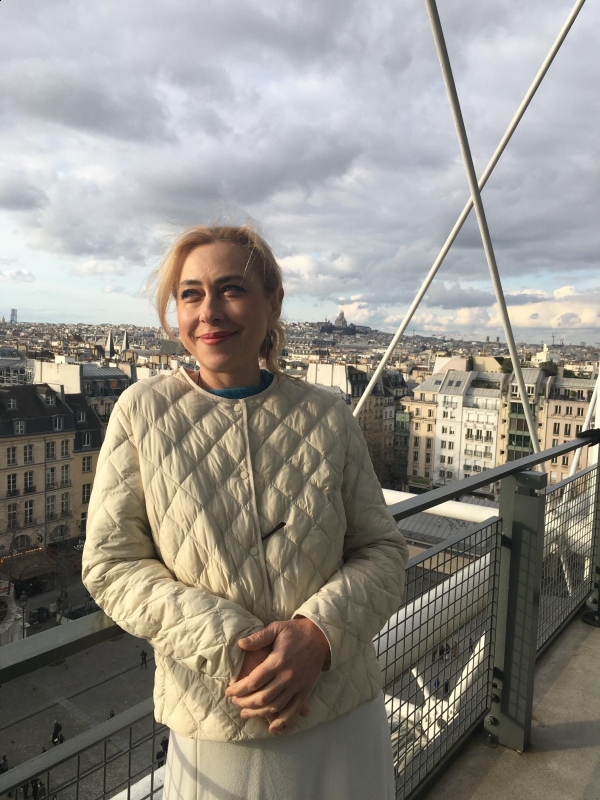 Photo de Svetlana (Paris) / Réf. 93206 / Agence Amélie