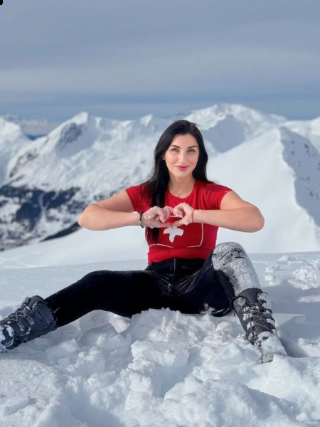 Anna (Suisse) / Réf. 93218 / Adhérente Agence Amélie