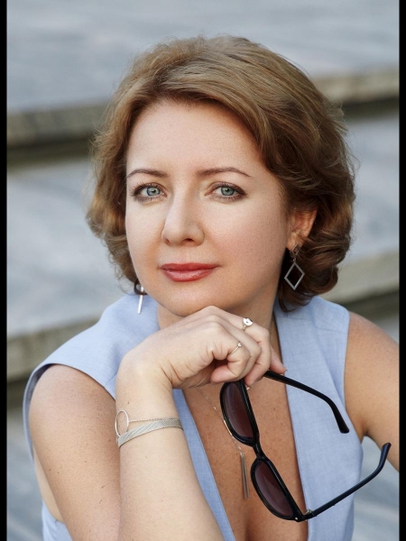 Oxana / Réf. 93228 / Adhérente Agence Amélie