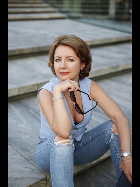 Oxana / Réf. 93228 / Adhérente Agence Amélie