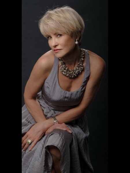 Elena (Zurich) / Réf. 93245 / Adhérente Agence Amélie